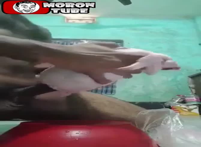 Video :Even at KFC, this chicken would be treated better!